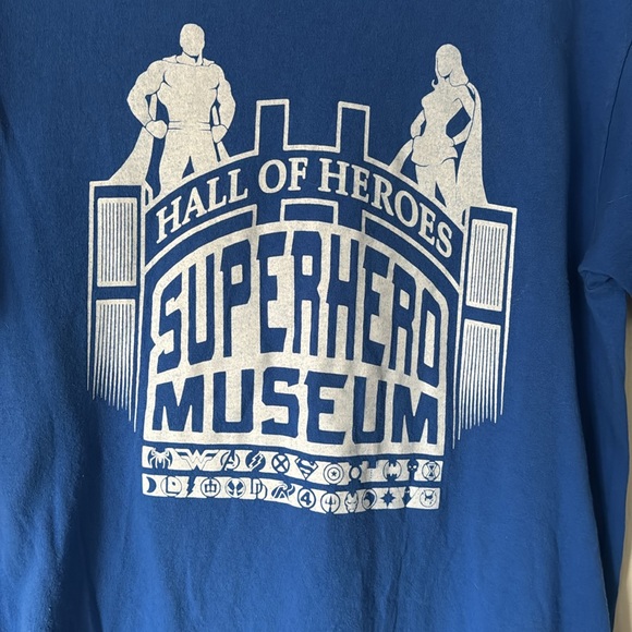 Unisex Size L - Hall of Heroes Museum Tshirt from Elkhart, Indiana (no tag) - Picture 2 of 3
